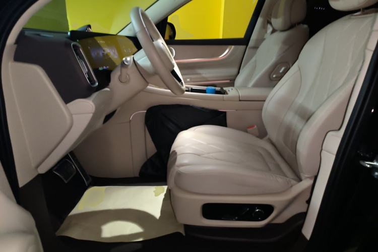 Used Hima AITO M9 2024 Range-Extended Ultra Version 42 kWh 6-Seater Model Left Front Seat