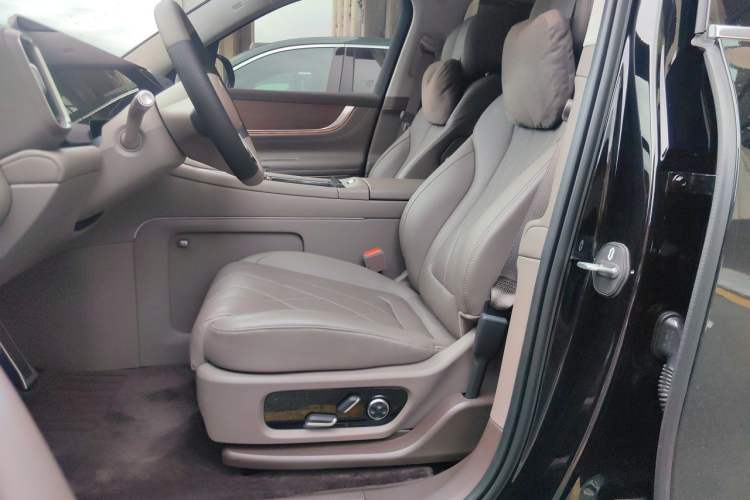 Used Hima AITO M9 2024 Range-Extended Ultra Version 52 kWh 5-Seater Model Left Front Seat