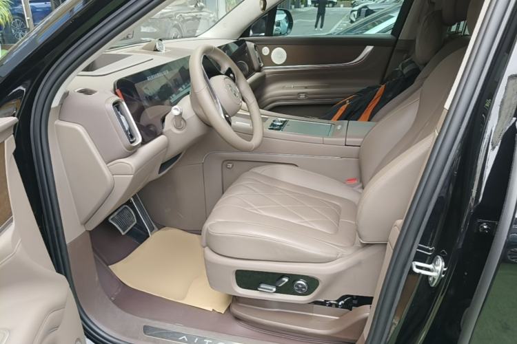 Used Hima AITO M9 2024 Range-Extended Ultra Version 52 kWh 6-Seater Model Left Front Seat