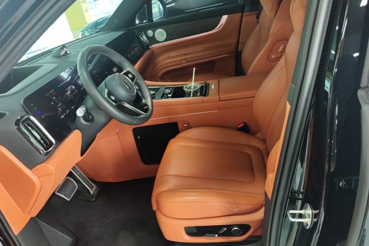 Used Hima AITO M9 2024 Range-Extended Max Edition 42 kWh 6-Seater Version Left Front Seat