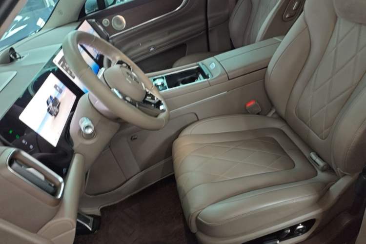 Used Hima AITO M9 2024 Range-Extended Ultra Version 52 kWh 5-Seater Model Left Front Seat