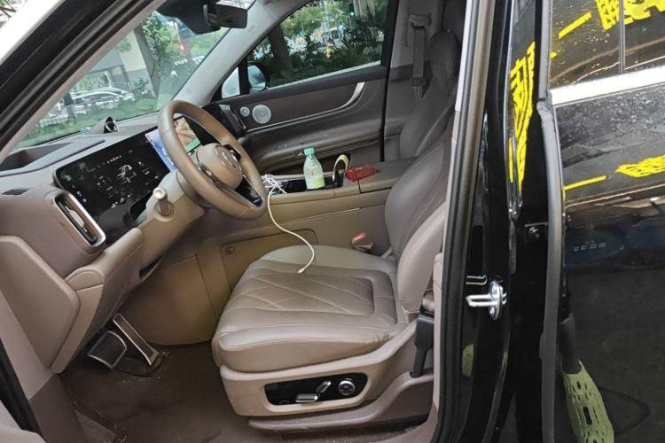 Used Hima AITO M9 2024 Range-Extended Max Edition 42 kWh 6-Seater Version Left Front Seat
