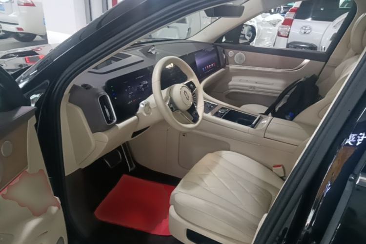 Used Hima AITO M9 2024 Range-Extended Ultra Version 42 kWh 6-Seater Model Left Front Seat