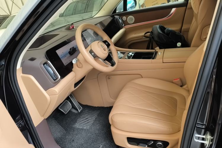 Used Hima AITO M9 2024 Range-Extended Ultra Version 52 kWh 5-Seater Model Left Front Seat