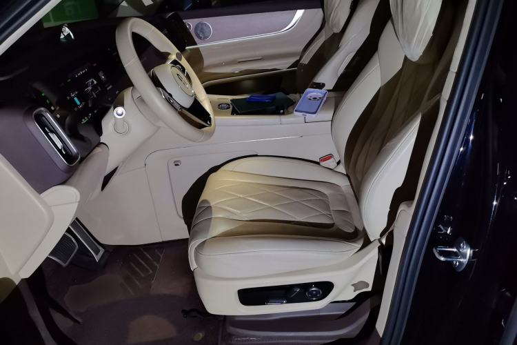 Used Hima AITO M9 2024 Range-Extended Ultra Version 52 kWh 6-Seater Model Left Front Seat