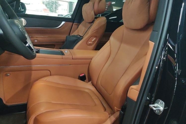 Used Hima AITO M9 2024 Range-Extended Ultra Version 52 kWh 6-Seater Model Left Front Seat