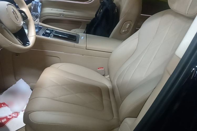 Used Hima AITO M9 2024 All-Electric Ultra Version 100 kWh 5-Seater Model Left Front Seat