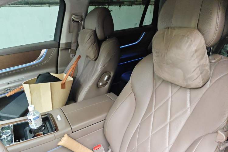 Used Hima AITO M9 2024 Range-Extended Ultra Version 52 kWh 6-Seater Model Left Front Seat