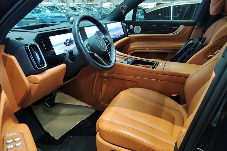 Used Hima AITO M9 2024 Range-Extended Max Edition 42 kWh 6-Seater Version Left Front Seat
