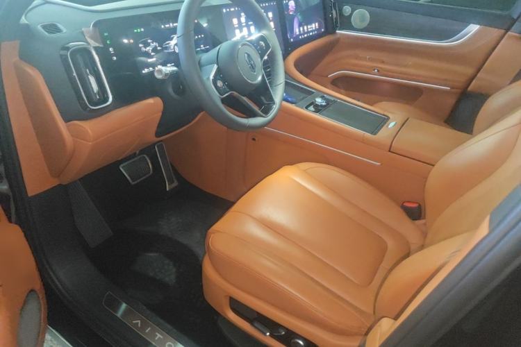 Used Hima AITO M9 2024 Range-Extended Max Edition 52 kWh 6-Seater Version Left Front Seat