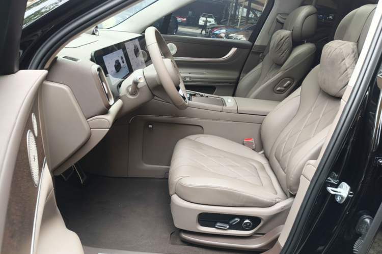 Used Hima AITO M9 2024 Range-Extended Ultra Version 52 kWh 6-Seater Model Left Front Seat