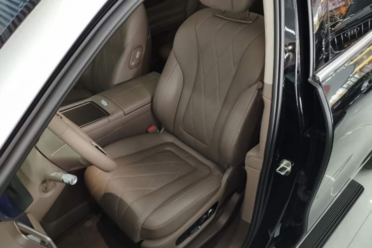 Used Hima AITO M9 2024 Range-Extended Max Edition 42 kWh 6-Seater Version Left Front Seat
