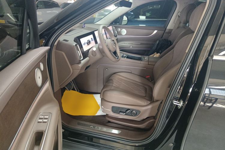 Used Hima AITO M9 2024 Range-Extended Ultra Version 52 kWh 6-Seater Model Left Front Seat