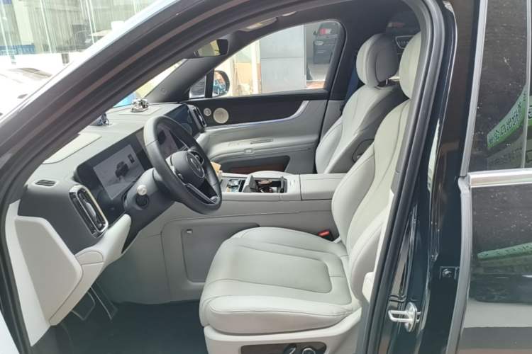 Used Hima AITO M9 2024 Range-Extended Ultra Version 52 kWh 6-Seater Model Left Front Seat
