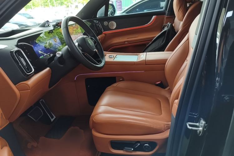 Used Hima AITO M9 2024 Range-Extended Ultra Version 42 kWh 6-Seater Model Left Front Seat