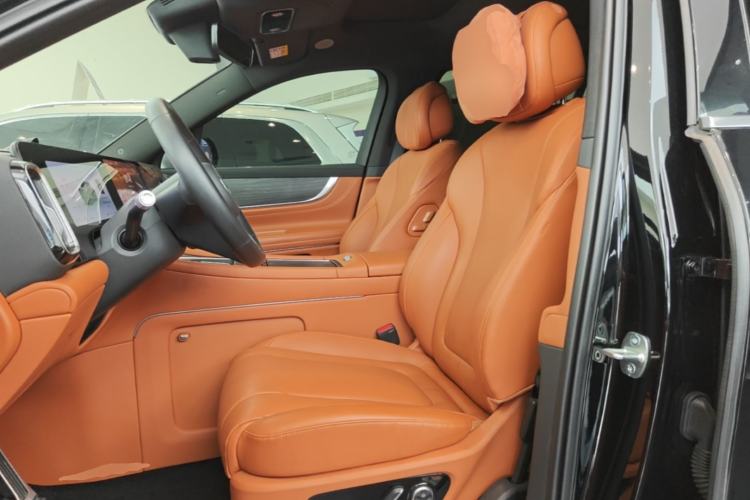 Used Hima AITO M9 2024 Range-Extended Ultra Version 42 kWh 6-Seater Model Left Front Seat