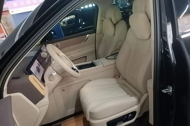 Used Hima AITO M9 2024 Range-Extended Ultra Version 42 kWh 6-Seater Model Left Front Seat