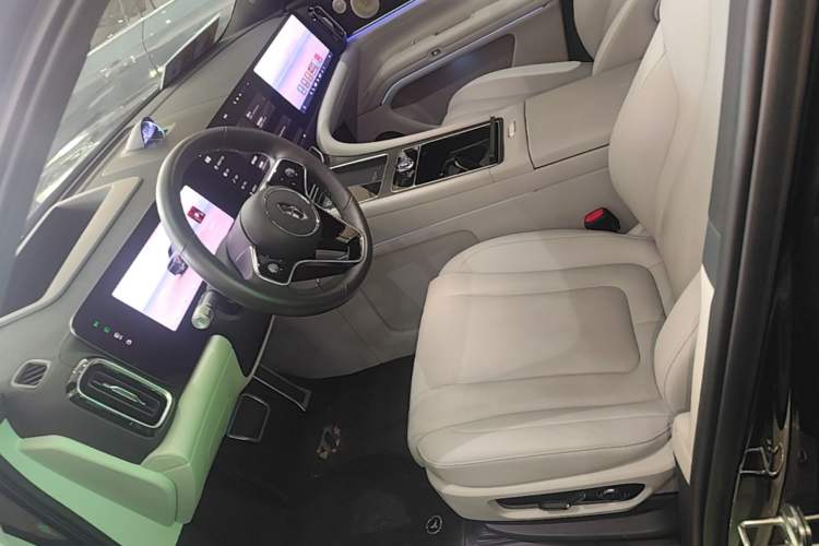 Used Hima AITO M9 2024 Range-Extended Ultra Version 42 kWh 6-Seater Model Left Front Seat