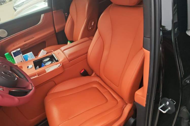 Used Hima AITO M9 2024 Range-Extended Max Edition 42 kWh 6-Seater Version Left Front Seat