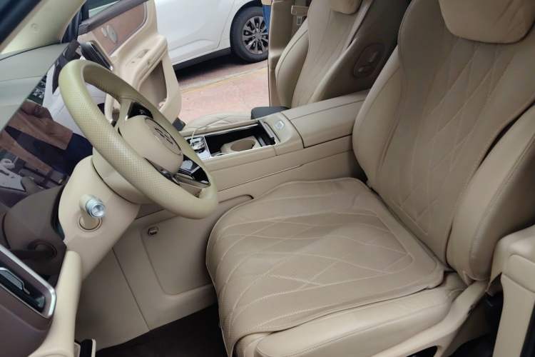 Used Hima AITO M9 2024 Range-Extended Max Edition 42 kWh 6-Seater Version Left Front Seat