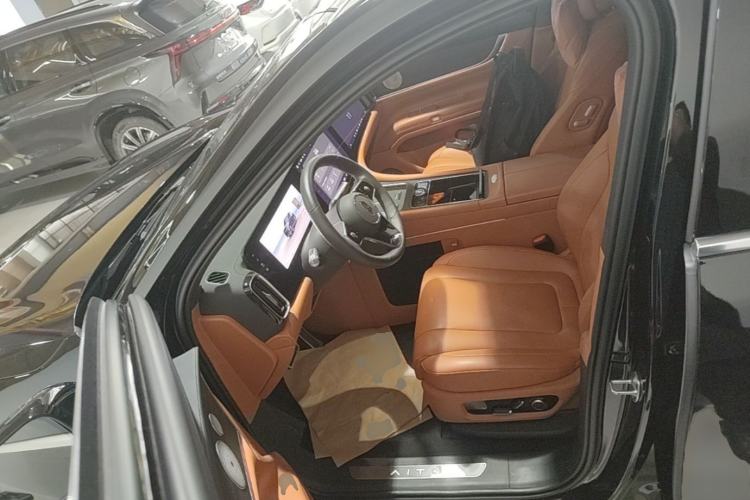 Used Hima AITO M9 2024 Range-Extended Ultra Version 42 kWh 6-Seater Model Left Front Seat