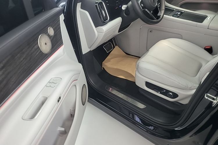 Used Hima AITO M9 2024 Range-Extended Ultra Version 42 kWh 6-Seater Model Left Front Seat