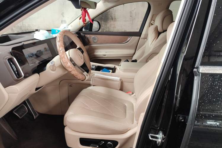Used Hima AITO M9 2024 Range-Extended Ultra Version 42 kWh 6-Seater Model Left Front Seat