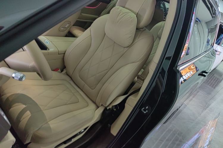 Used Hima AITO M9 2024 Range-Extended Ultra Version 42 kWh 6-Seater Model Left Front Seat