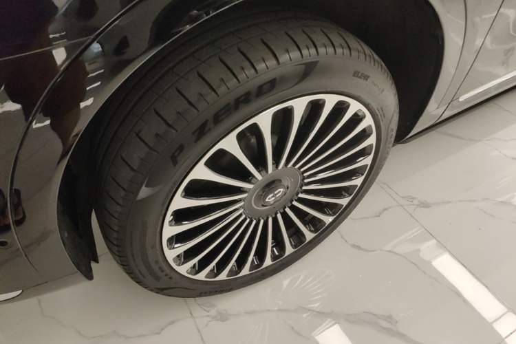 Used Hima AITO M9 2024 Range-Extended Ultra Version 42 kWh 6-Seater Model Left Front Wheel Hub