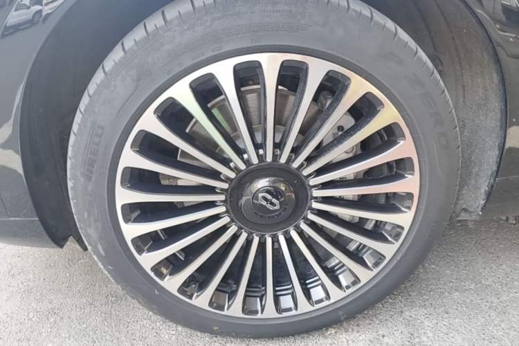 Used Hima AITO M9 2024 Range-Extended Ultra Version 42 kWh 6-Seater Model Left Front Wheel Hub