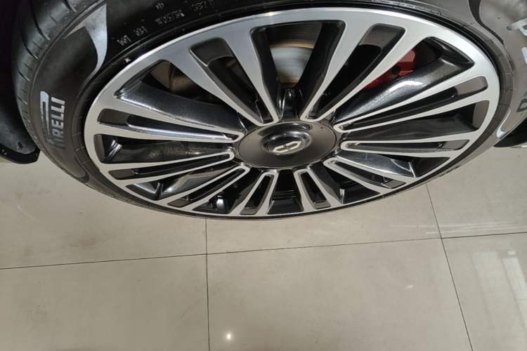 Used Hima AITO M9 2024 Range-Extended Ultra Version 42 kWh 6-Seater Model Left Front Wheel Hub