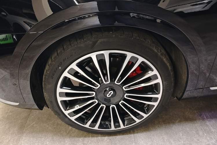 Used Hima AITO M9 2024 Range-Extended Max Edition 52 kWh 6-Seater Version Left Front Wheel Hub