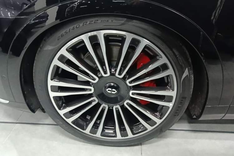 Used Hima AITO M9 2024 Range-Extended Ultra Version 52 kWh 6-Seater Model Left Front Wheel Hub