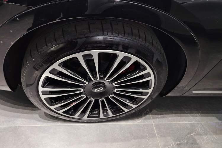 Used Hima AITO M9 2024 All-Electric Ultra Version 100 kWh 6-Seater Model Left Front Wheel Hub