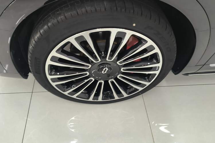 Used Hima AITO M9 2024 Range-Extended Max Edition 42 kWh 6-Seater Version Left Front Wheel Hub