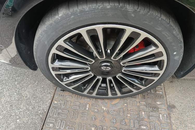 Used Hima AITO M9 2024 Range-Extended Max Edition 42 kWh 6-Seater Version Left Front Wheel Hub