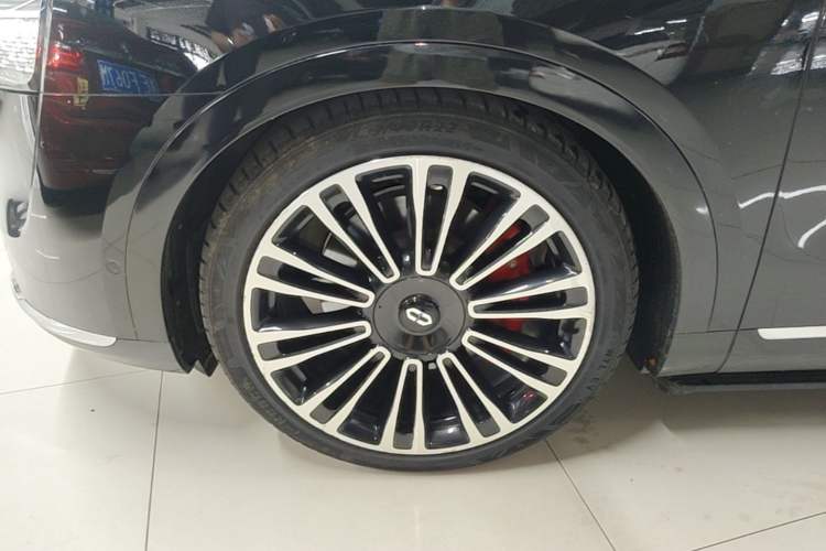 Used Hima AITO M9 2024 Range-Extended Ultra Version 42 kWh 6-Seater Model Left Front Wheel Hub