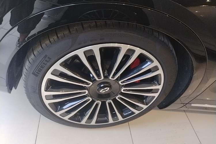 Used Hima AITO M9 2024 Range-Extended Ultra Version 42 kWh 6-Seater Model Left Front Wheel Hub