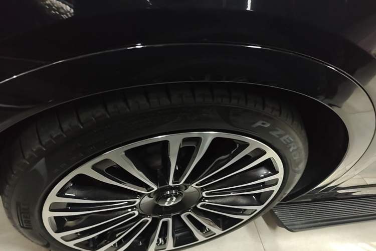 Used Hima AITO M9 2024 Range-Extended Ultra Version 52 kWh 6-Seater Model Left Front Wheel Hub