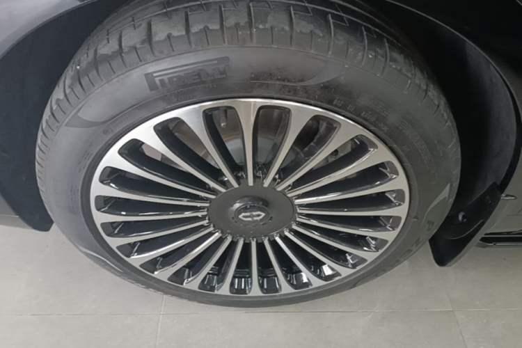Used Hima AITO M9 2024 Range-Extended Ultra Version 52 kWh 5-Seater Model Left Front Wheel Hub
