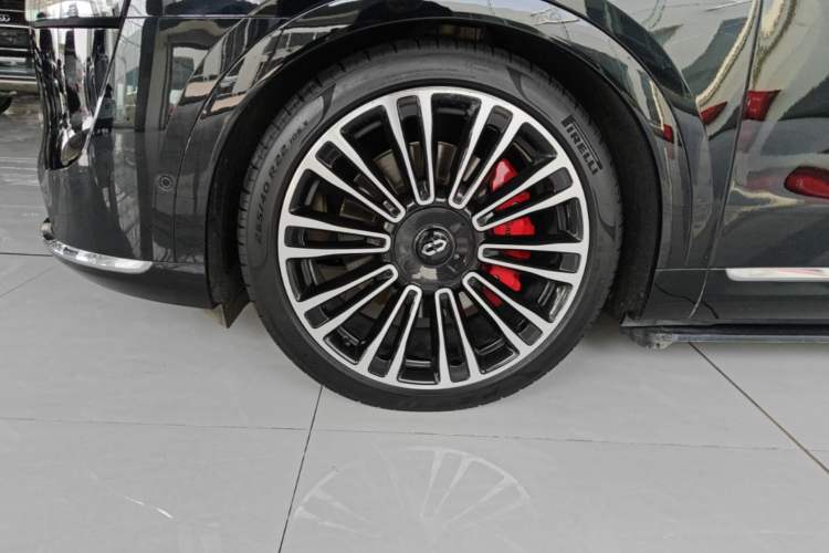 Used Hima AITO M9 2024 Range-Extended Ultra Version 42 kWh 6-Seater Model Left Front Wheel Hub
