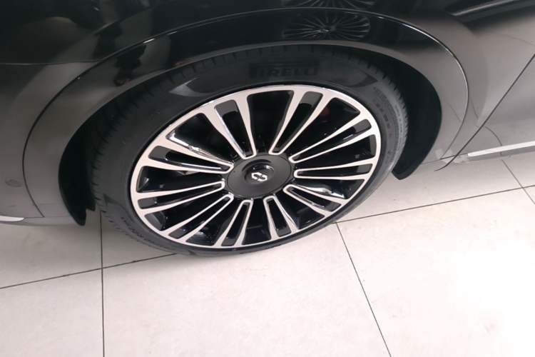 Used Hima AITO M9 2024 All-Electric Max Version 100 kWh 6-Seater Left Front Wheel Hub