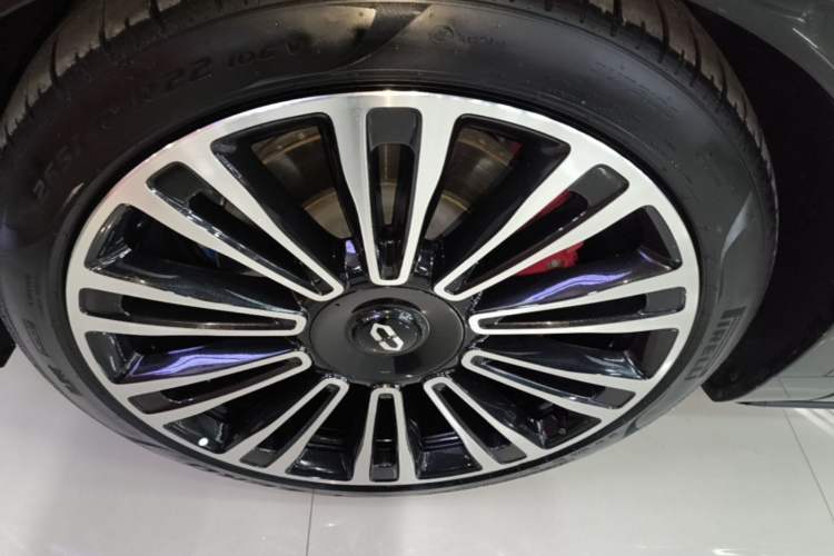 Used Hima AITO M9 2024 Range-Extended Ultra Version 52 kWh 6-Seater Model Left Front Wheel Hub