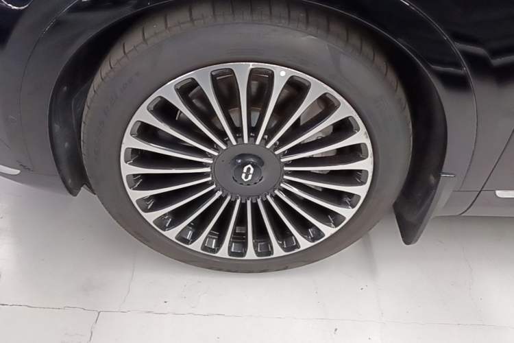 Used Hima AITO M9 2024 Range-Extended Ultra Version 42 kWh 6-Seater Model Left Front Wheel Hub