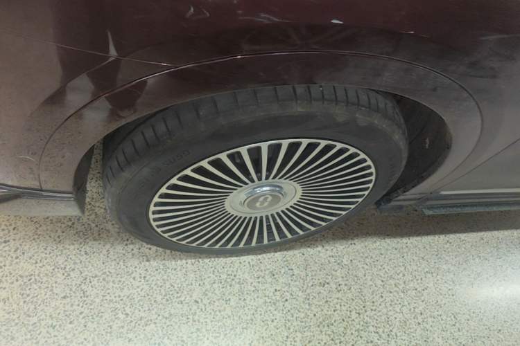 Used Hima AITO M9 2024 Range-Extended Ultra Version 42 kWh 6-Seater Model Left Front Wheel Hub