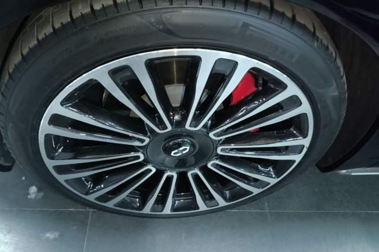 Used Hima AITO M9 2024 Range-Extended Ultra Version 52 kWh 6-Seater Model Left Front Wheel Hub
