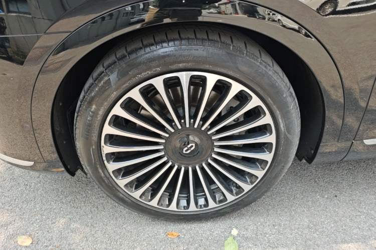 Used Hima AITO M9 2024 Range-Extended Max Edition 42 kWh 6-Seater Version Left Front Wheel Hub