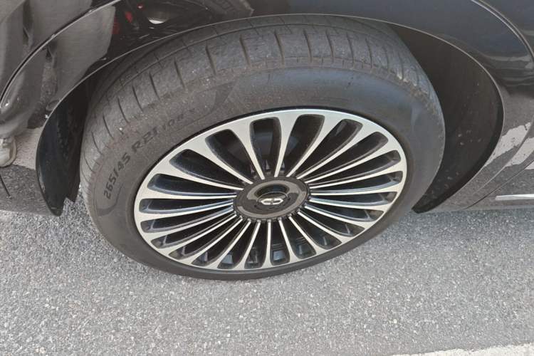 Used Hima AITO M9 2024 Range-Extended Ultra Version 42 kWh 6-Seater Model Left Front Wheel Hub