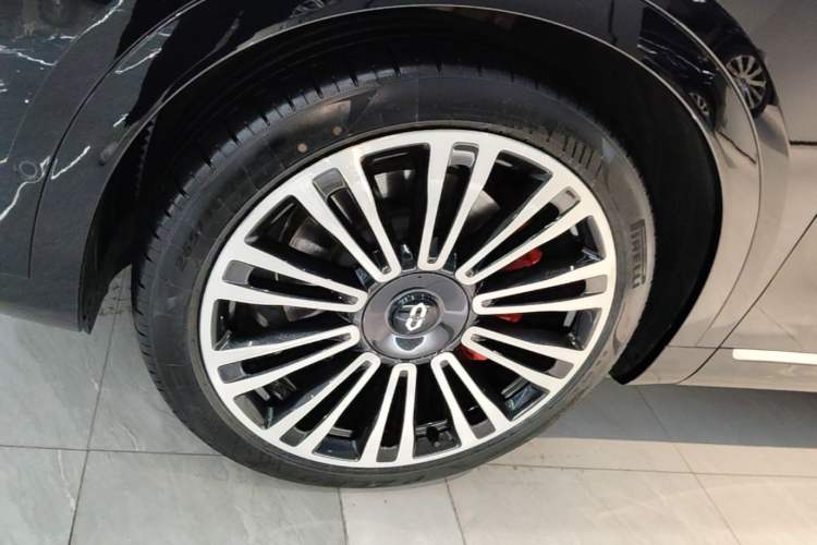 Used Hima AITO M9 2024 Range-Extended Ultra Version 42 kWh 6-Seater Model Left Front Wheel Hub