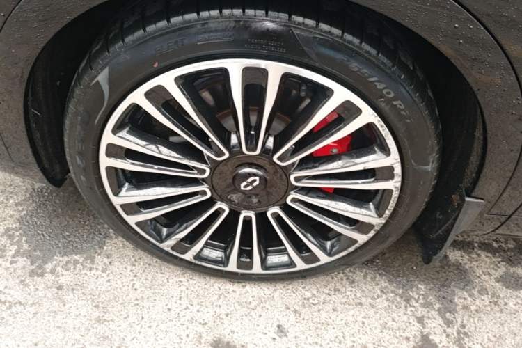 Used Hima AITO M9 2024 Range-Extended Ultra Version 42 kWh 6-Seater Model Left Front Wheel Hub